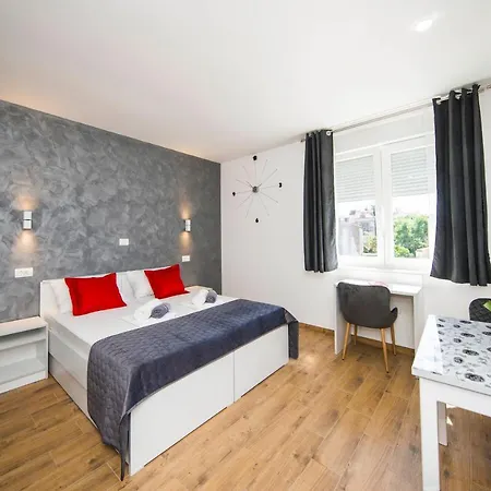 Luxury Split
