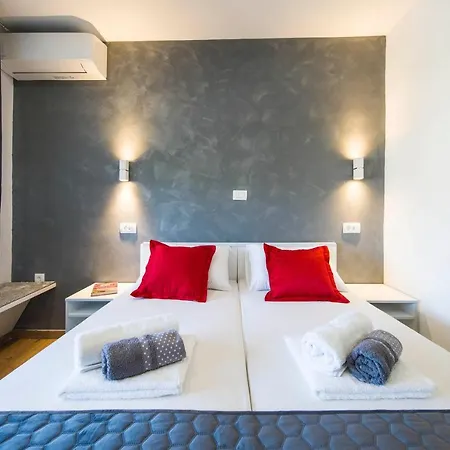 Luxury Split