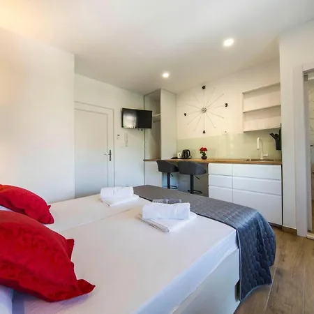 Luxury Split