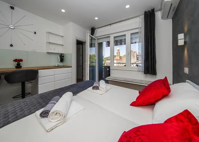 Luxury * スプリト